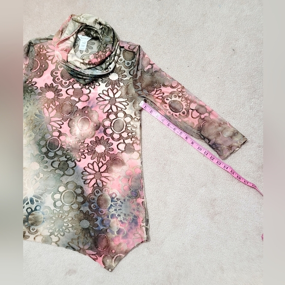 Womans Muliples Oversized Pull Over Tunic Size S with Detachable Scarf Colorful - Picture 7 of 9